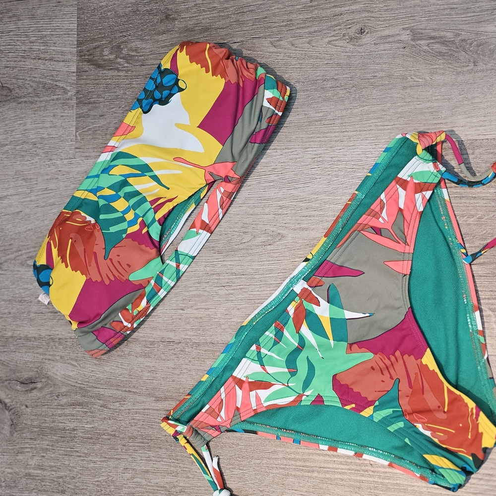 La Vie en Rose Colorful Tropical Bikini Set